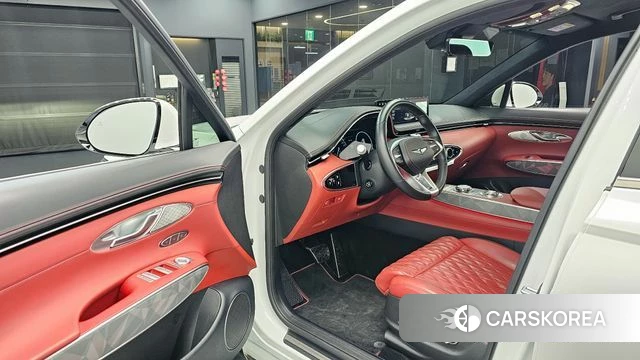 Genesis GV70 2023 Белый из Кореи, фото 2