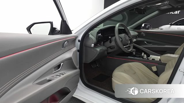 Hyundai The New Avante (CN7) 2024 Белый из Кореи, фото 2