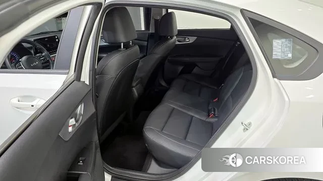 Kia The New K3 2nd generation 2021 Белый из Кореи, фото 2