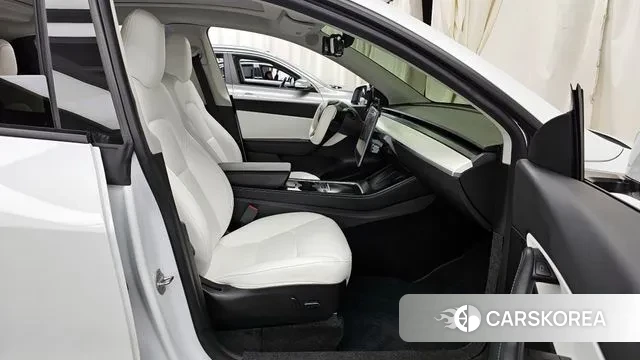 Tesla Model Y 2022 Белый из Кореи, фото 2