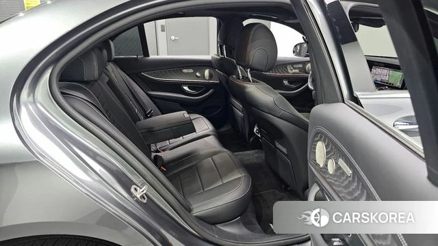 Mercedes-Benz E-Class W213 2022 Серый из Кореи, фото 2