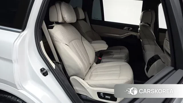 BMW X7 (G07) 2024 Белый из Кореи, фото 2