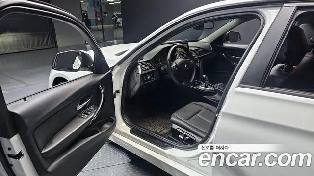 BMW 3 Series (F30) 2018 Белый из Кореи, фото 2