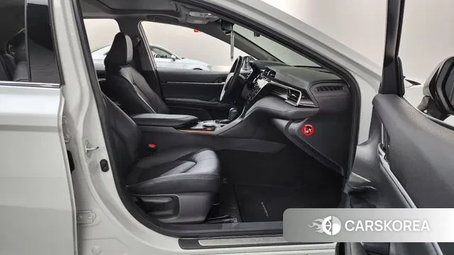 Toyota Camry (XV70) 2019 Белый из Кореи, фото 2