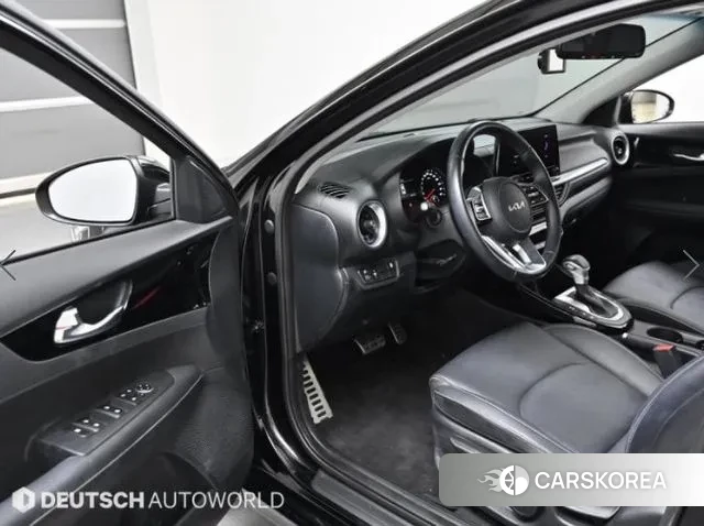 Kia The New K3 2nd generation 2024 Черный из Кореи, фото 2