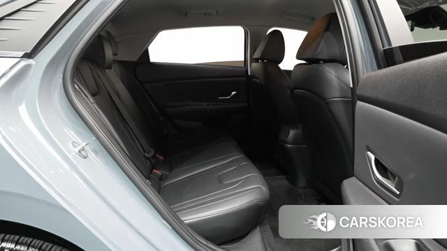 Hyundai Avante (CN7) 2021 Серебристо-серый из Кореи, фото 2