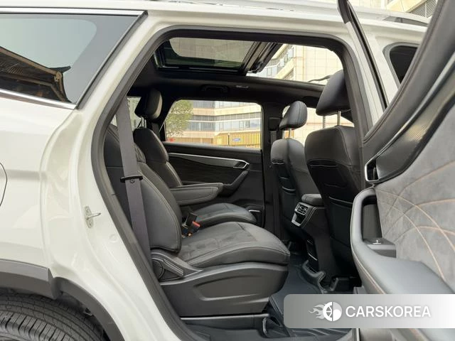 Geely Automobile Haoyue L 2025 Белый из Китая, фото 2