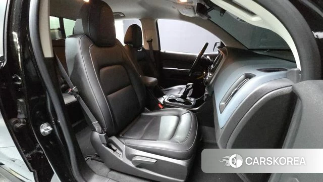 Chevrolet (GM Daewoo) Real New Colorado 2022 Черный из Кореи, фото 2
