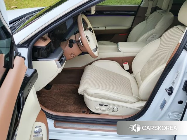 Hyundai Grandeur Hybrid (GN7) 2023 Белый из Кореи, фото 2