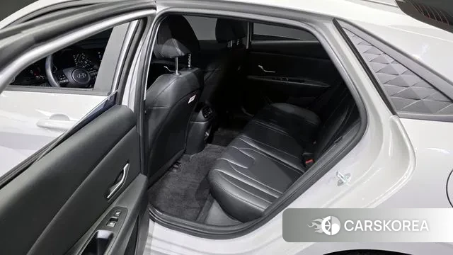 Hyundai The New Avante (CN7) 2023 Серебристо-серый из Кореи, фото 2