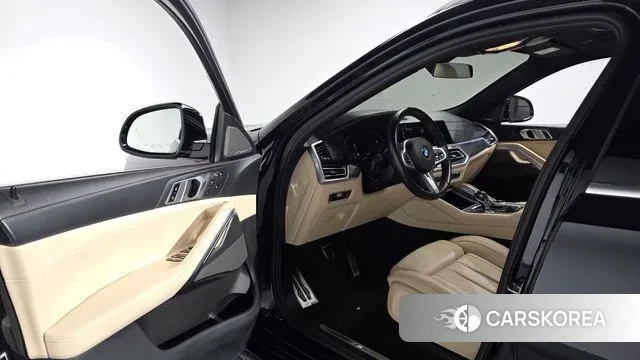 BMW X6 (G06) 2021 Черный из Кореи, фото 2