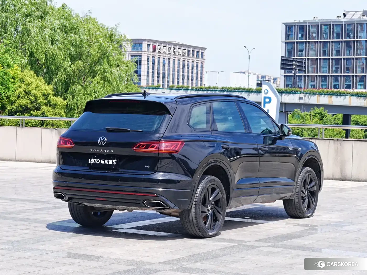 Volkswagen Touareg 2023 Черный из Китая, фото 2