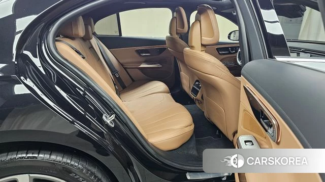 Mercedes-Benz E-Class W214 2024 Черный из Кореи, фото 2