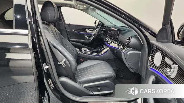 Mercedes-Benz E-Class W213 2020 Черный из Кореи, фото 2