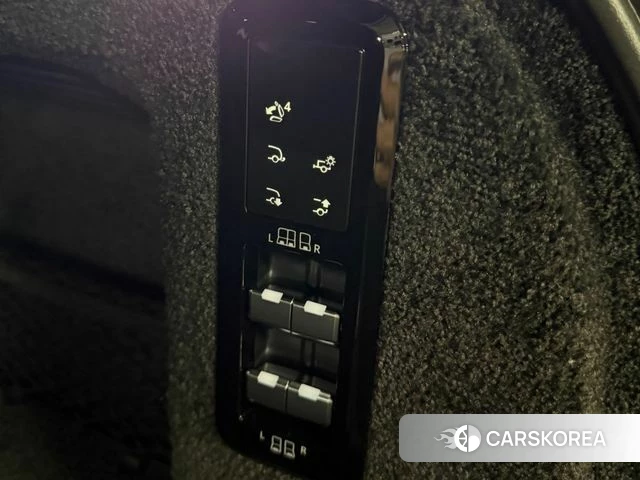 Land Rover Range Rover 5th Generation 2024 Черный из Кореи, фото 2