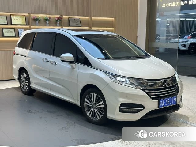 Honda Odyssey 2019 Белый из Китая, фото 2