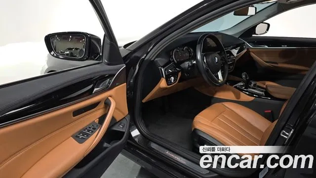 BMW 5 Series (G30) 2018 Серый из Кореи, фото 2