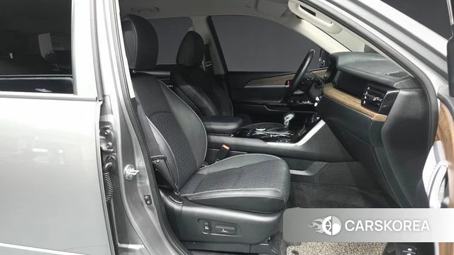 Kia Mohave Master 2023 Серебристо-серый из Кореи, фото 2