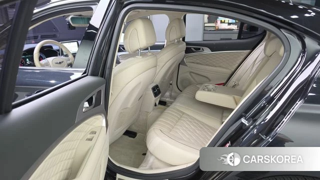 Genesis G70 2019 Черный из Кореи, фото 2