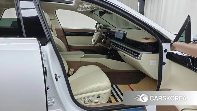 Hyundai Grandeur Hybrid (GN7) 2023 Белый из Кореи, фото 2