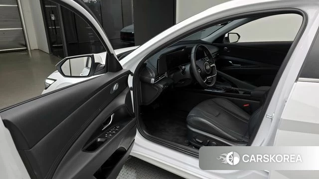 Hyundai The New Avante Hybrid (CN7) 2025 Белый из Кореи, фото 2