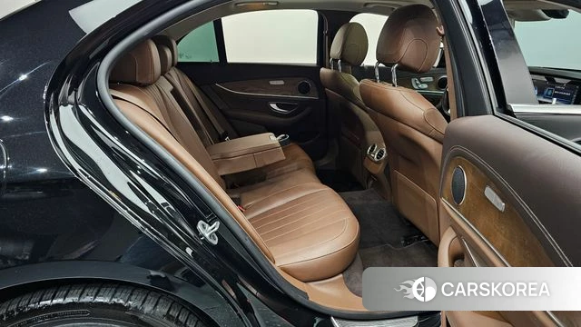 Mercedes-Benz E-Class W213 2019 Черный из Кореи, фото 2