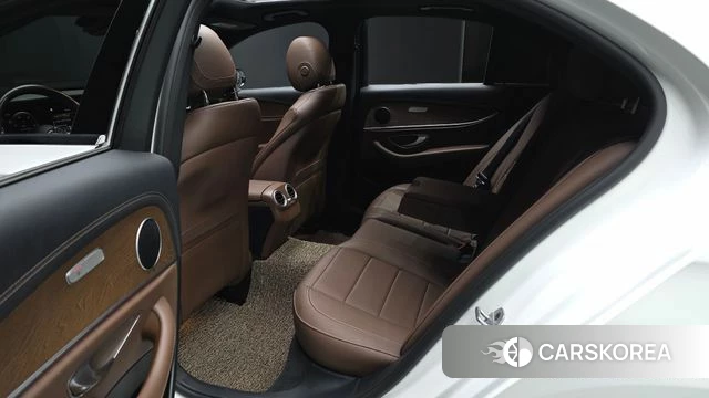 Mercedes-Benz E-Class W213 2021 Белый из Кореи, фото 2