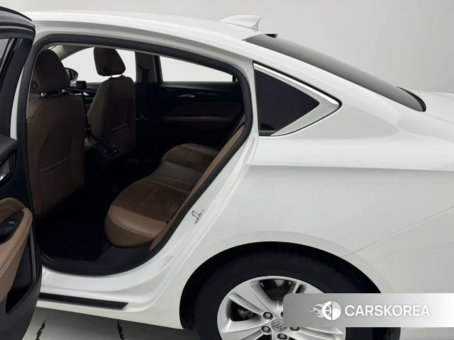 Buick Regal 2018 Белый из Китая, фото 2