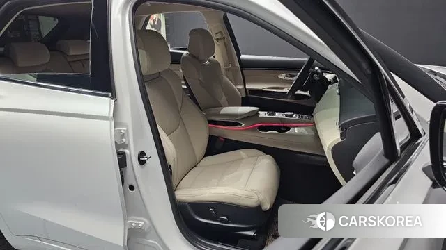 Genesis GV70 2023 Белый из Кореи, фото 2