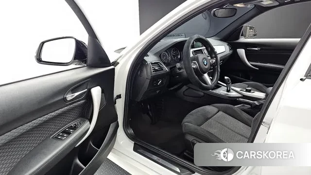 BMW 1 Series (F20) 2018 Белый из Кореи, фото 2