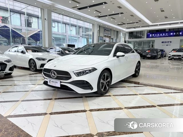 Mercedes-Benz Class A 2023 Белый из Китая, фото 2