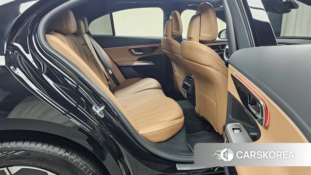Mercedes-Benz E-Class W214 2025 Черный из Кореи, фото 2