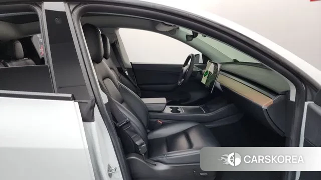 Tesla Model Y 2021 Белый из Кореи, фото 2