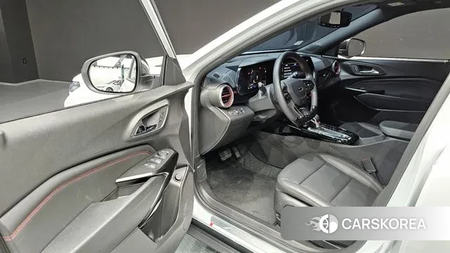 Chevrolet (GM Daewoo) Trax Crossover 2023 Белый из Кореи, фото 2