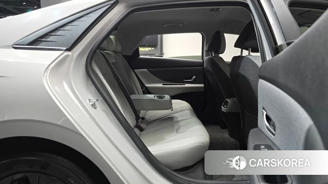 Hyundai Avante (CN7) 2022 Серебристо-серый из Кореи, фото 2