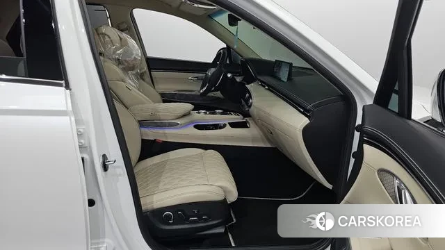 Genesis GV70 2023 Белый из Кореи, фото 2