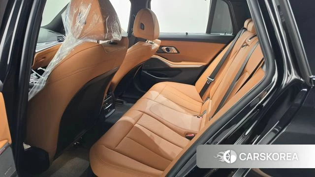 BMW 3 Series (G20) 2023 Черный из Кореи, фото 2