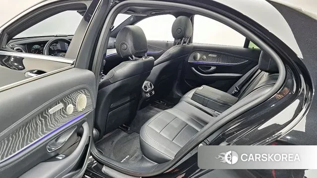 Mercedes-Benz E-Class W213 2022 Черный из Кореи, фото 2