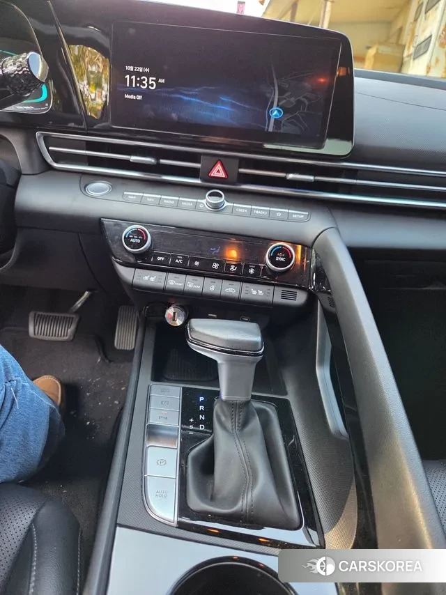 Hyundai The New Avante Hybrid (CN7) 2023 Серебристо-серый из Кореи, фото 2