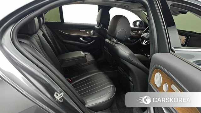Mercedes-Benz E-Class W213 2020 Серый из Кореи, фото 2