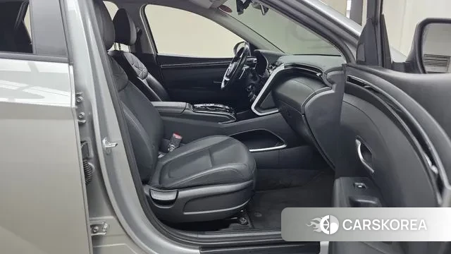 Hyundai Tucson (NX4) 2021 Серебристо-серый из Кореи, фото 2