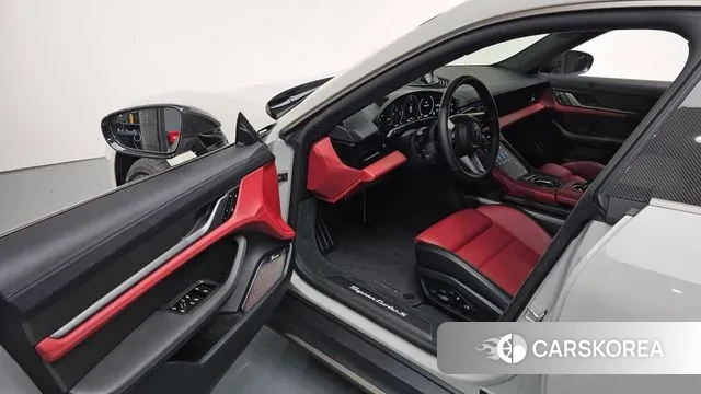 Porsche Taycan 2024 Серебристо-серый из Кореи, фото 2