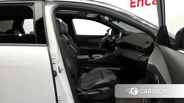 Peugeot 5008 second generation 2020 Белый из Кореи, фото 2