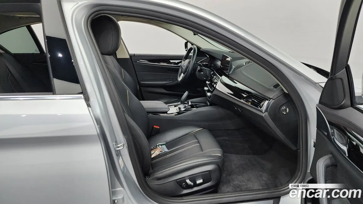 BMW 5 Series (G30) 2019 Серебряный из Кореи, фото 2