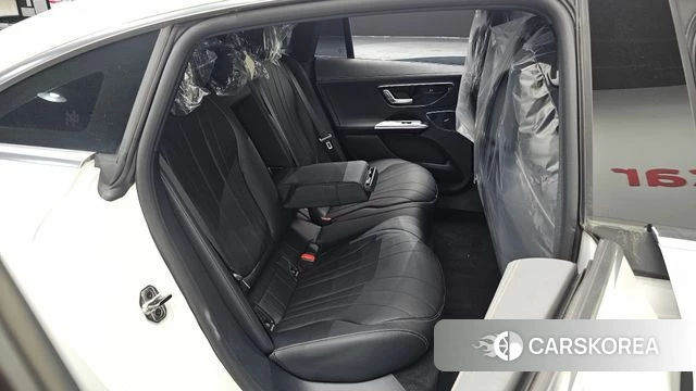 Mercedes-Benz EQE V295 2024 Белый из Кореи, фото 2