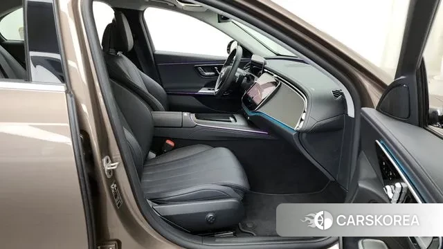 Mercedes-Benz E-Class W214 2025 Песочный из Кореи, фото 2