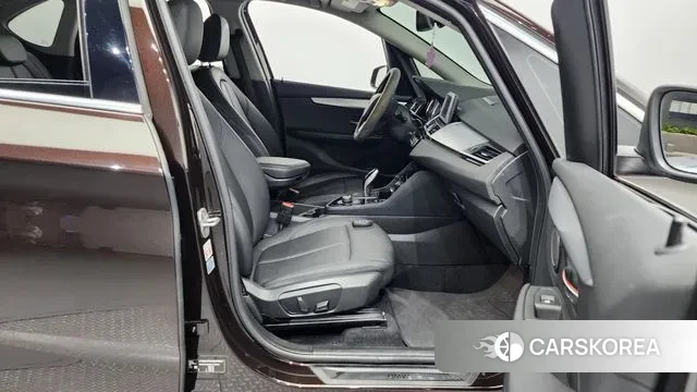 BMW 2 Series Active Tourer (F45) 2020 Коричневый из Кореи, фото 2