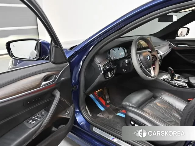 BMW 5 Series (G30) 2018 Синий из Кореи, фото 2