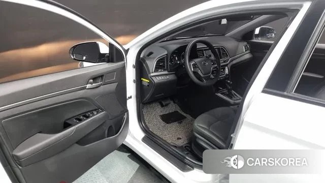 Hyundai Avante AD 2018 Белый из Кореи, фото 2