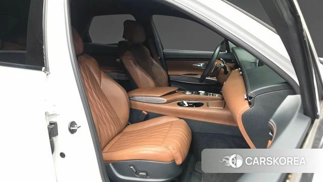 Genesis GV70 2022 Белый из Кореи, фото 2